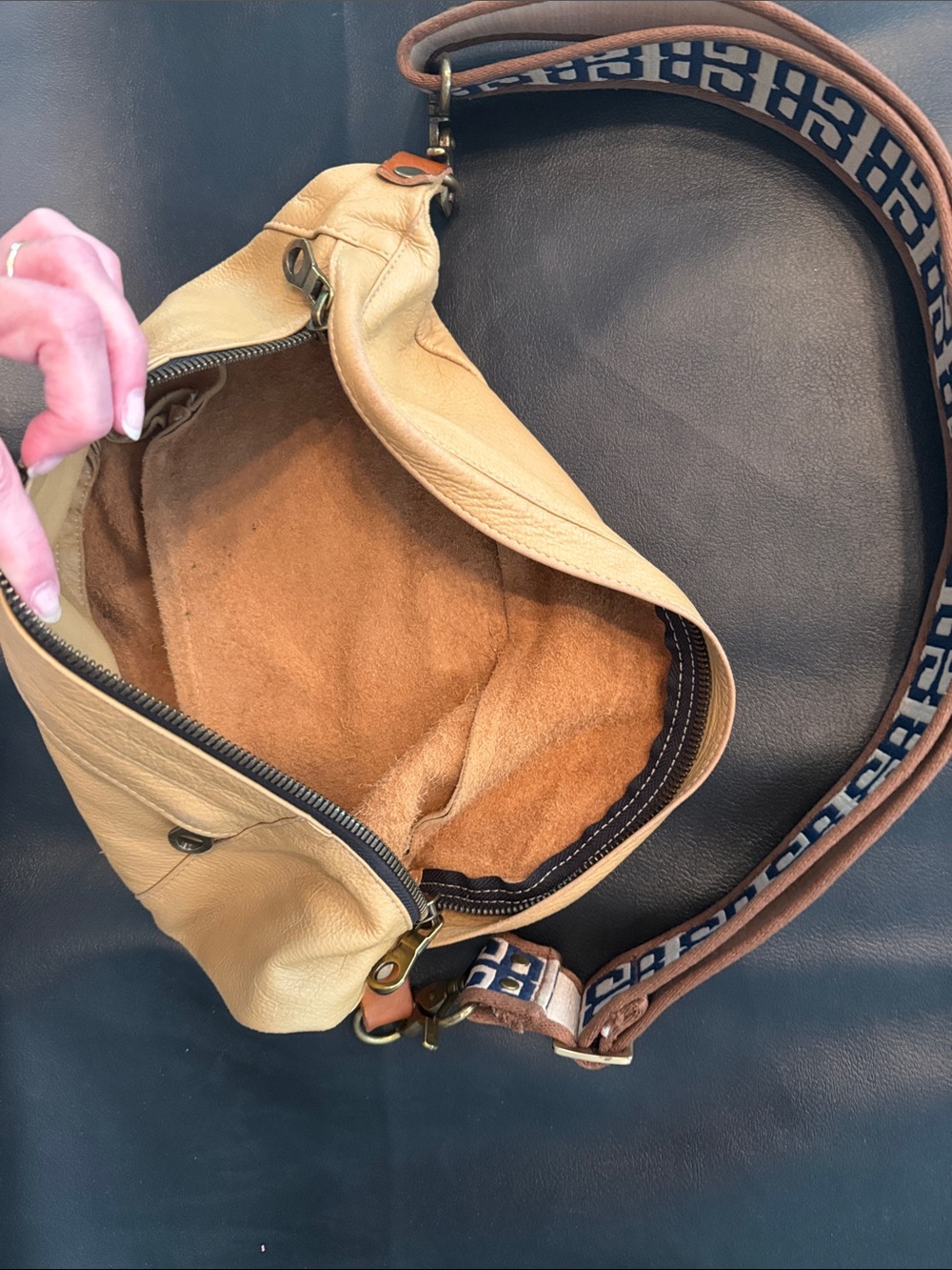 Parker Thatch Cross Your Heart Sling in Butterscotch & Modernist strap - Picture 4 of 7